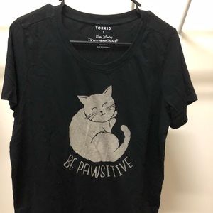 Torrid graphic tee size 2 (18/20)